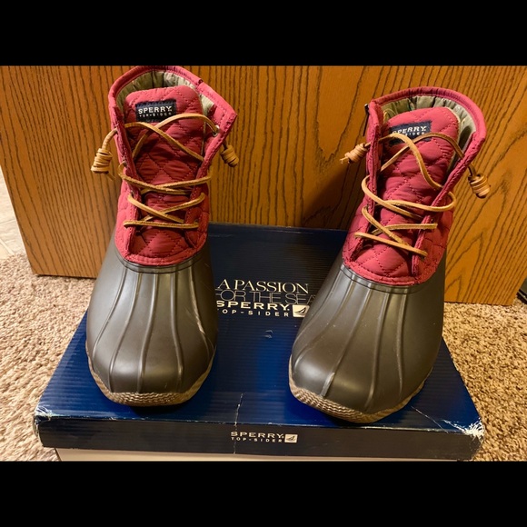 SOLD🤑 EUC Sperry Saltwater Red Quilted Duckboot - Picture 2 of 4